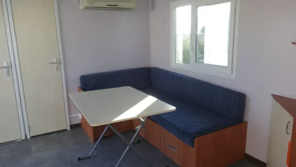 Casa Móvil de 23,4 m² Ideal para Parcelas Estrechas - Imagen 2